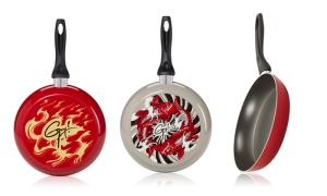 Aluminum frying pan with a silk printed bottom